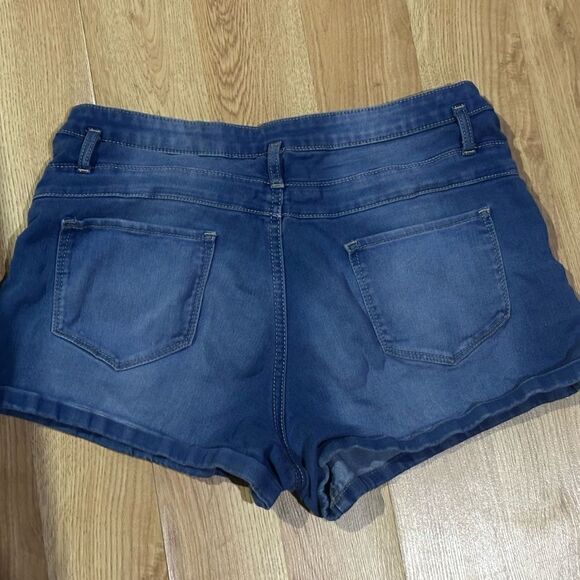 🟧 3 for $25 No Boundaries Mid Blue Jean Shorts - Picture 4 of 4